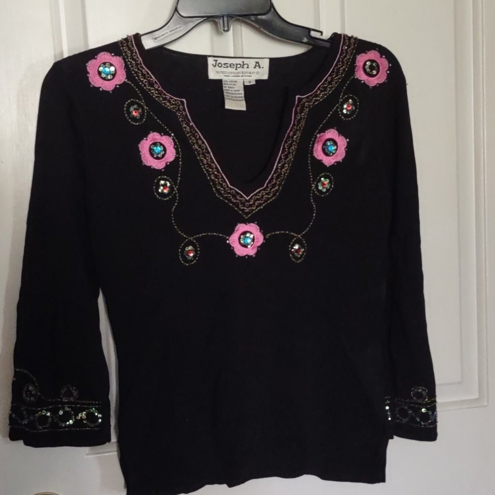 Beautiful Joseph A. Sweater